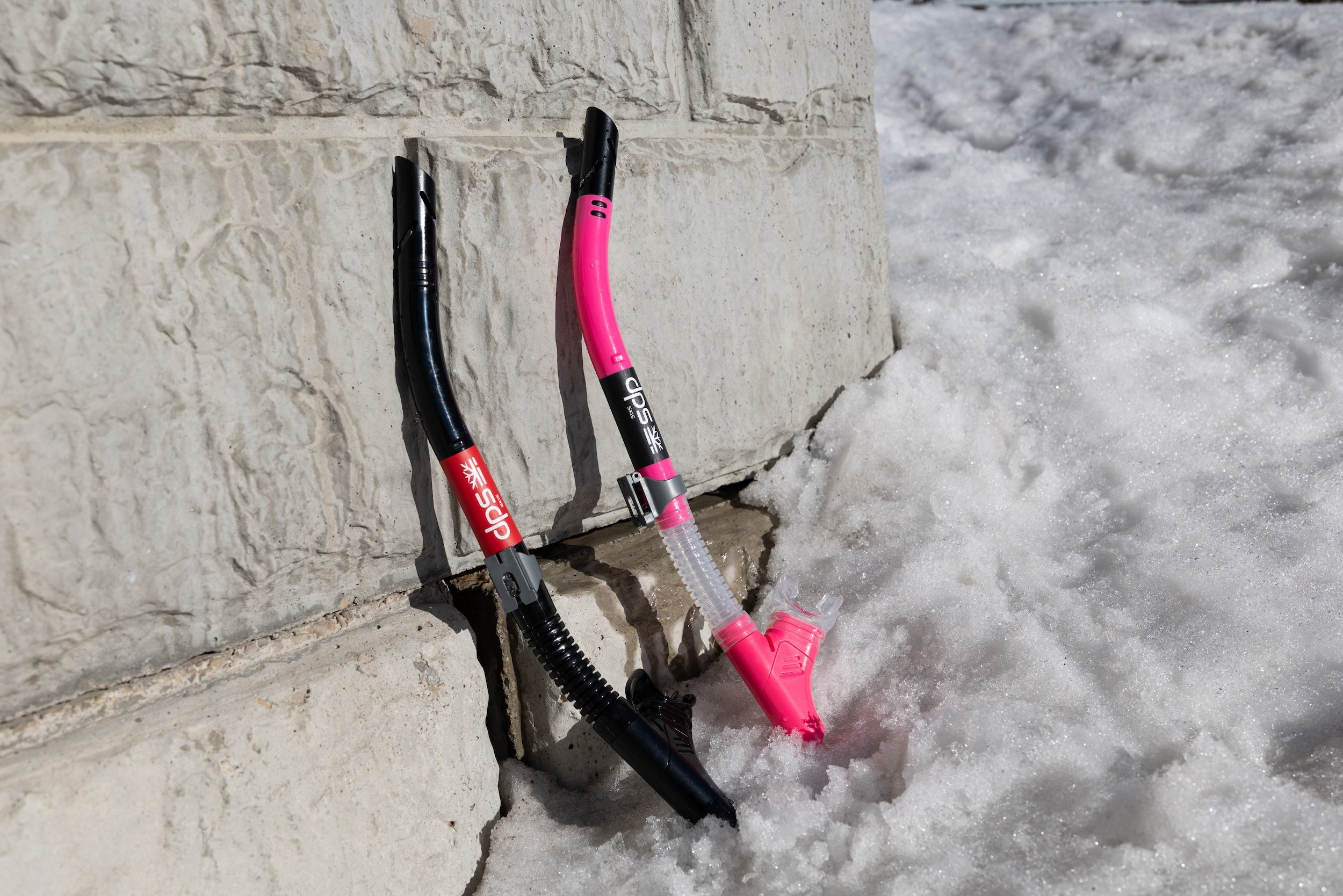 dps-lifestyle-snorkel-tour-de-cou-ski-noir-poudreuse image 1