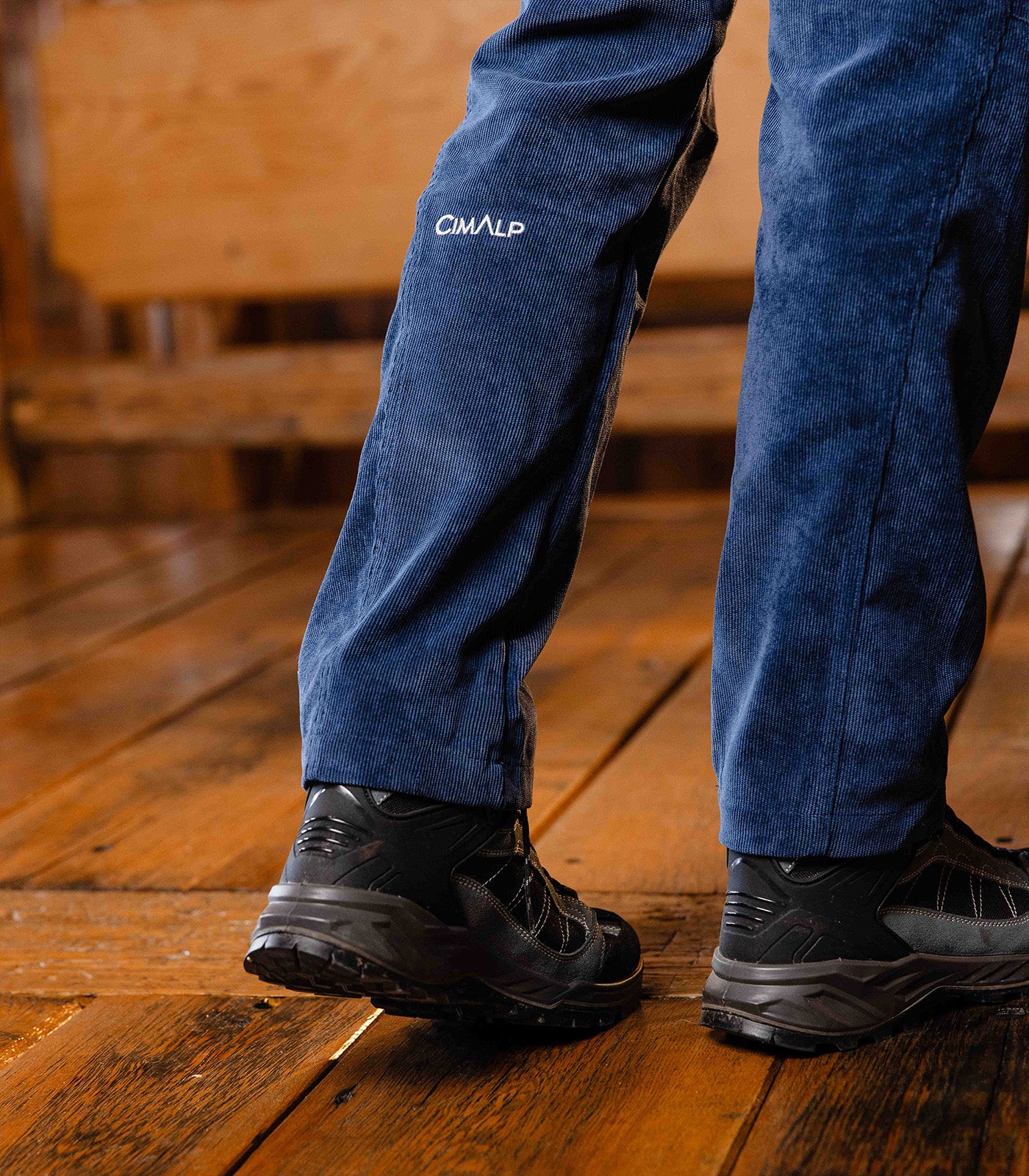 cimalp-munia-f-alpine-refuge-pantalon-velours-marine image 4